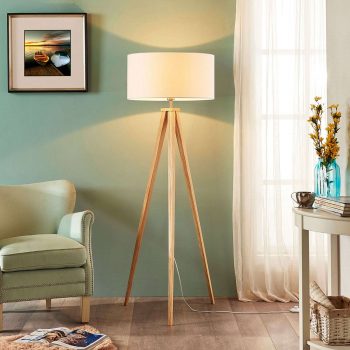 Trojnohá drevená stolná lampa Mya biele tienidlo