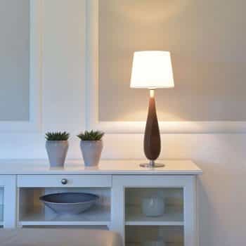 SrdceKrv Lara stolná lampa orechové drevo 61 cm - Image 2