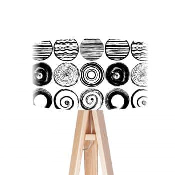 Štýlová stojaca lampa Ueli s trojnožkou z dreva - Image 2