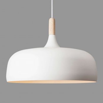 Northern Acorn – závesná lampa z hliníka, biela
