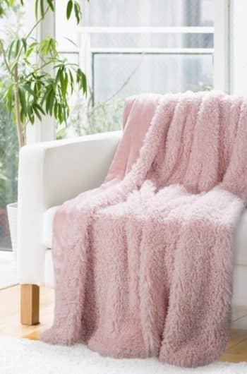 Dekoratívna deka prehoz v púdrovo ružovej farbe Šírka: 200 cm | Dĺžka: 220 cm 29105-158384