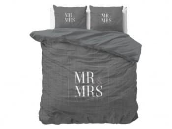 Elegantné antracitovo sivé posteľné obliečky MR AND MRS z kolekcie ELEGANCE 200 x 220 cm  Sivá 38372