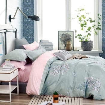 Jemné obojstranné posteľné obliečky sivo ružové s motívom kvetov 3 časti: 1ks 160 cmx200 + 2ks 70 cmx80 Sivá 70 x 80 cm 38531-181221