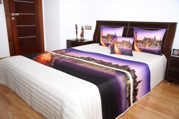 Luxusný prehoz prikrývka na posteľ Brooklyn Bridge fialovo biely Šírka: 220 cm | Dĺžka: 240 cm 2822-9126