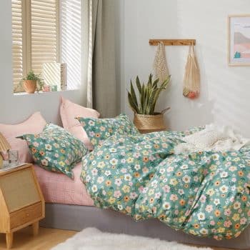 Nadčasové zelené bavlnené posteľné obliečky s motívom kvetov 3 časti: 1ks 180x200 + 2ks 70 cmx80 Zelená 40699-187048