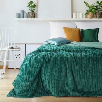 Tmavozelený prehoz na posteľ VELVET Šírka: 220 cm | Dĺžka: 240 cm 27690-153324