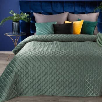 Krásny sýto zelený prešívaný zamatový prehoz 170 x 210 cm  47165-218668 47165-218668  170 x 210 cm Zelená