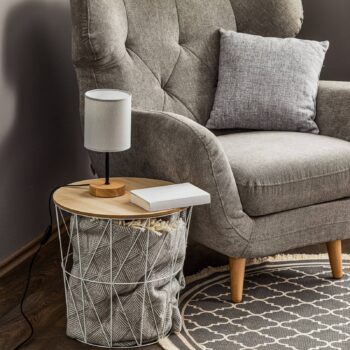 Stolná lampa Corralee, drevo sivé látkové tienidlo - Image 2