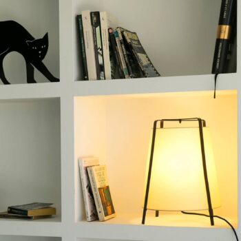 V Španielsku vyrobená stolná lampa Akane - Image 2