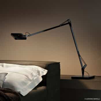 FLOS Kelvin – stolná lampa LED v čiernej - Image 2