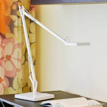 FLOS Kelvin – stolná LED lampa v bielej - Image 4