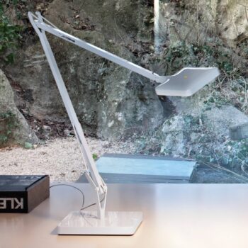 FLOS Kelvin – stolná LED lampa v bielej - Image 3