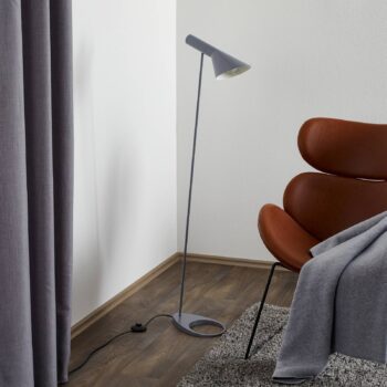 Louis Poulsen AJ - stojaca lampa, tmavosivá - Image 2
