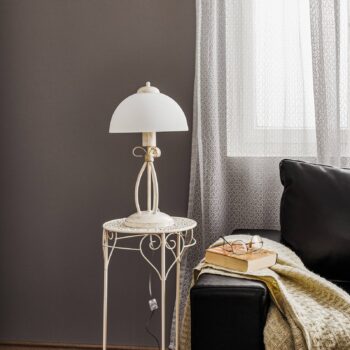 Stolná lampa Adoro so skleneným tienidlom, biela - Image 2