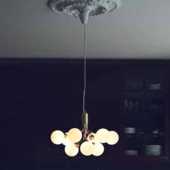 Nuura Apiales 9 závesná lampa, mosadzná/opálová - Image 2