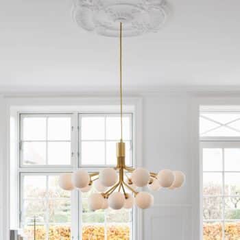 Nuura Apiales 18 závesná lampa, mosadzná/opálová - Image 2