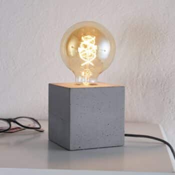 Moderná stolná lampa Strong z betónu - Image 3