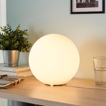 Guľová sklenená stolná lampa Marike biela - Image 3