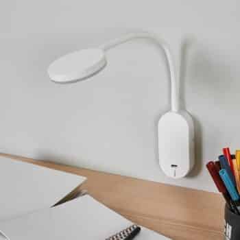 Nástenné LED svietidlo Milow s flex ramenom a USB - Image 4