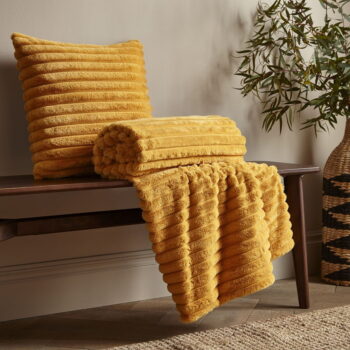 Deka z mikroplyšu 130x170 cm Cosy Ribbed - Catherine Lansfield - Image 4