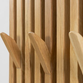 Nástenný vešiak z dubového dreva v prírodnej farbe Parco – Spinder Design - Image 6