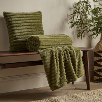 Deka z mikroplyšu 130x170 cm Cosy Ribbed - Catherine Lansfield – Obrázok 4