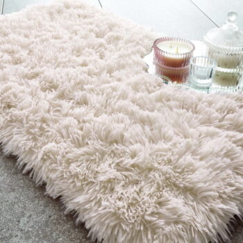 Biela kúpeľňová predložka 50x80 cm Cuddly – ​​Catherine Lansfield - Image 3