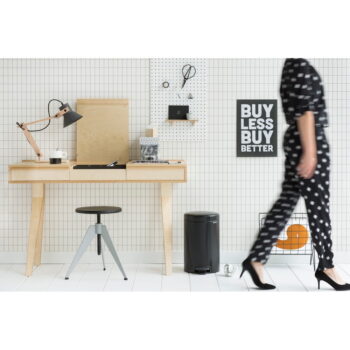 Matne čierny nášľapný oceľový odpadkový kôš 12 l NewIcon – Brabantia - Image 3