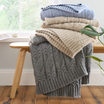 Béžová pletená deka 150x200 cm Cable Knit – Bianca - Image 5