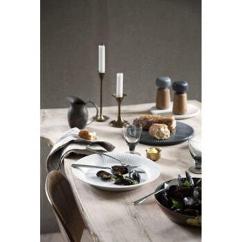 Mlynček z dubového dreva na korenie s tmavomodrým detailom z porcelánu Kähler Design Hammershoi, výška 13 cm - Image 7