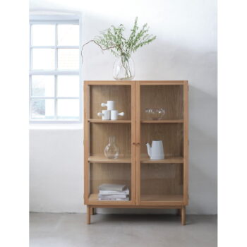 Vitrína z dubového dreva v prírodnej farbe 140x100 cm Elba – Unique Furniture – Obrázok 8