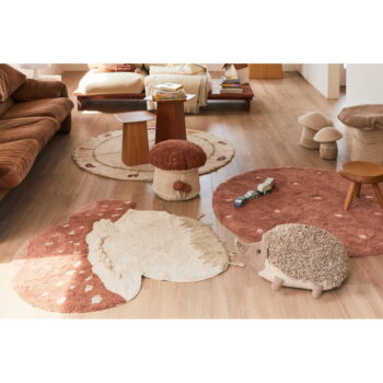 Detský puf v krémovo-tehlovej farbe Boletus – Lorena Canals - Image 2