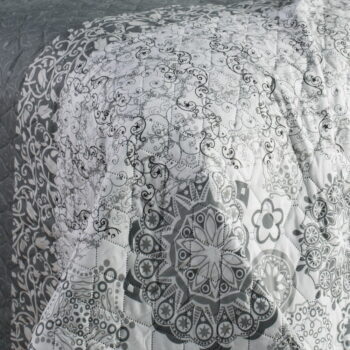 Bielo-sivý obojstranný pléd z mikrovlákna DecoKing Alhambra, 240 × 260 cm - Image 4