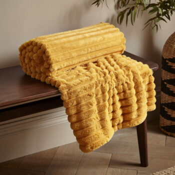 Deka z mikroplyšu 130x170 cm Cosy Ribbed - Catherine Lansfield - Image 2