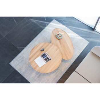 Okrúhly konferenčný stolík z dubového dreva v prírodnej farbe ø 100 cm Mu - Gazzda – Obrázok 5