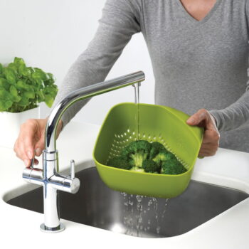 Veľké zelené kubické cedidlo Joseph Joseph Square Colander - Image 4