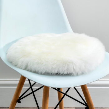 Biely sedák z ovčej kožušiny Native Natural Round, ⌀ 40 cm – Obrázok 2