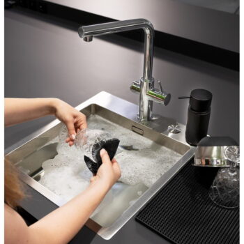 Súprava 2 silikonových špongií na umývanie riadu Wenko Black Outdoor Kitchen – Obrázok 2