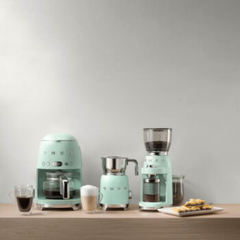 Svetlozelený kávovar na prekvapkávanú kávu Retro Style – SMEG - Image 4