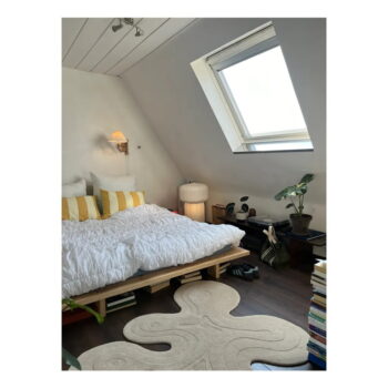Dvojlôžková posteľ z borovicového dreva s roštom v prírodnej farbe 160x200 cm Japan – Karup Design – Obrázok 3