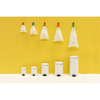 Biely nášľapný oceľový odpadkový kôš 30 l NewIcon – Brabantia - Image 4
