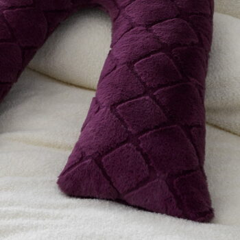Vankúšik 80x23 cm Cosy Diamond – Catherine Lansfield - Image 3