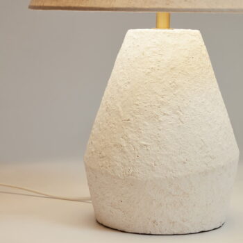 Biela stolová lampa s textilným tienidlom (výška 43 cm) Noara - Kave Home – Obrázok 2