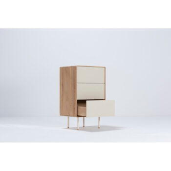 Vysoká komoda z dubového dreva v bielo-prírodnej farbe 60x100 cm Fina – Gazzda – Obrázok 10