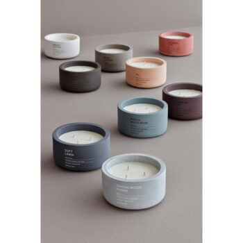 Vonná  sójová sviečka doba horenia 25 h Fraga: Royal Leather – Blomus – Obrázok 3