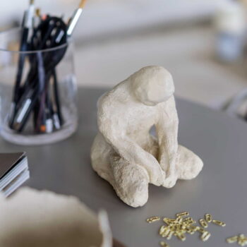 Soška z polyresínu (výška  15 cm) Meditating Man – Mette Ditmer Denmark - Image 5
