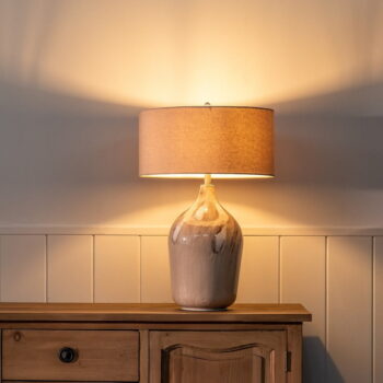 Béžová stolná lampa s textilným tienidlom (výška 66 cm) – Ixia - Image 2