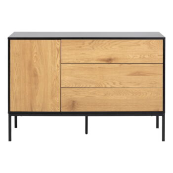 Nízka komoda v dekore duba v čierno-prírodnej farbe 120x82 cm Seaford – Actona
