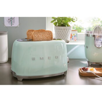 Svetlozelený hriankovač Retro Style – SMEG - Image 9