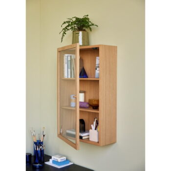 Závesná vitrína v dekore duba v prírodnej farbe 50x80 cm Panorama – Hübsch – Obrázok 2